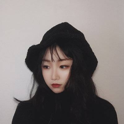 黑白模特