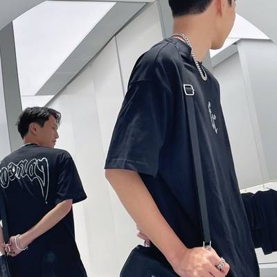 黑白模特