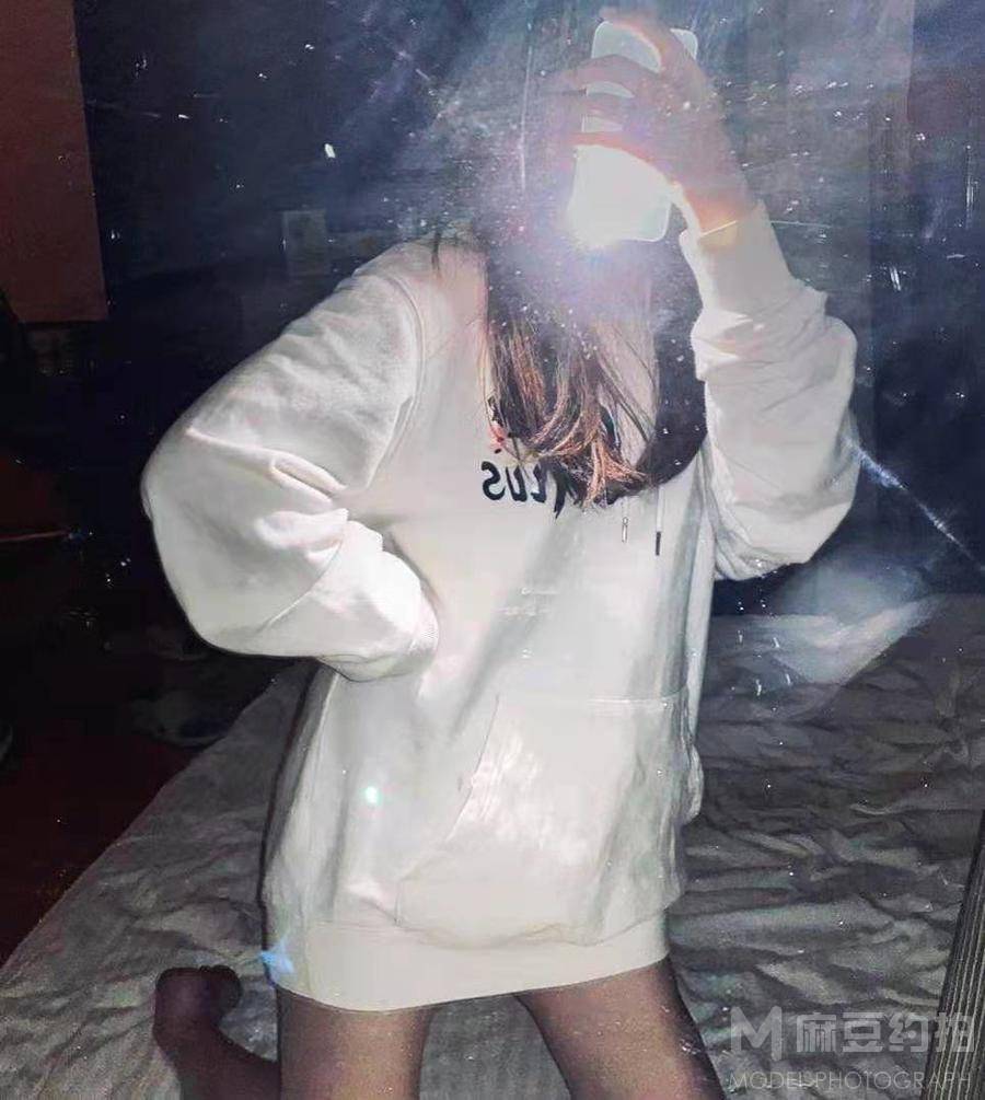黑白模特