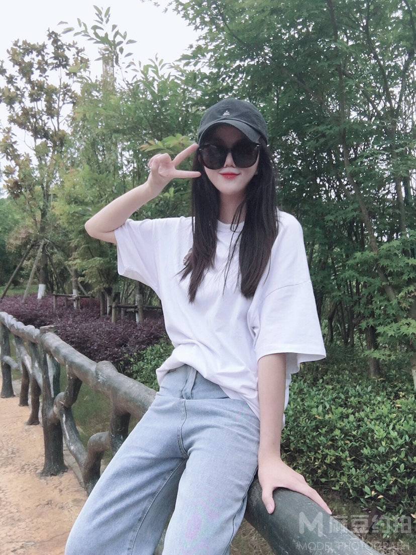 清新模特