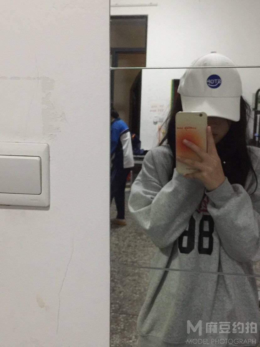 黑白模特