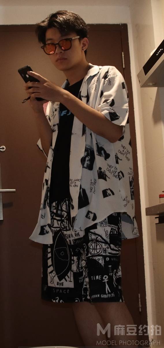 情绪模特