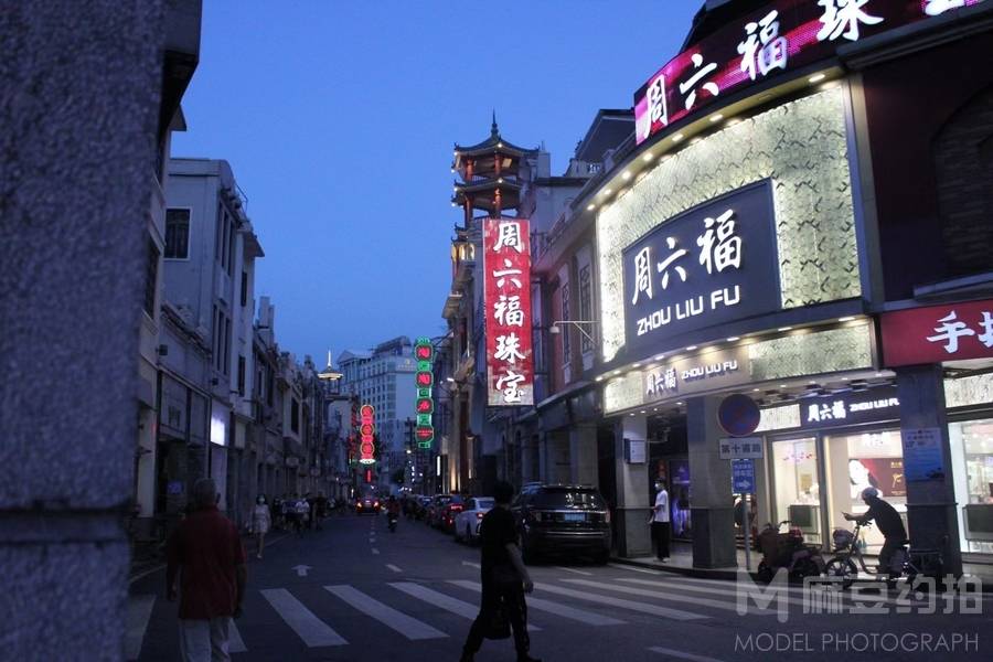 夜景模特