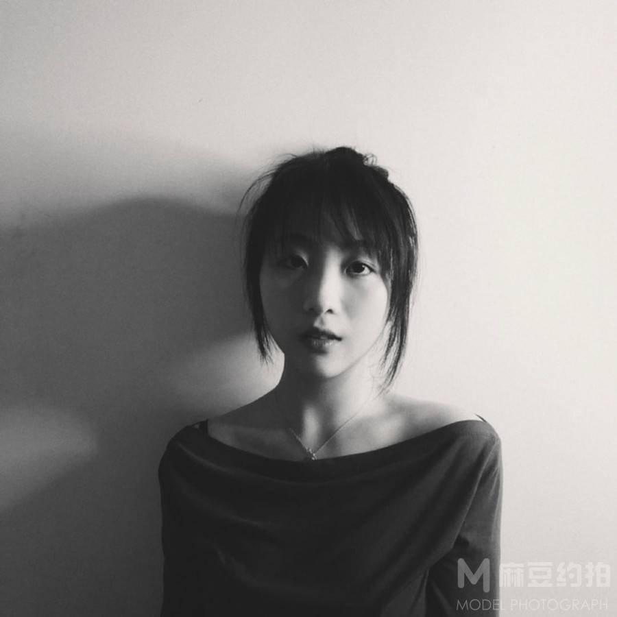 黑白模特