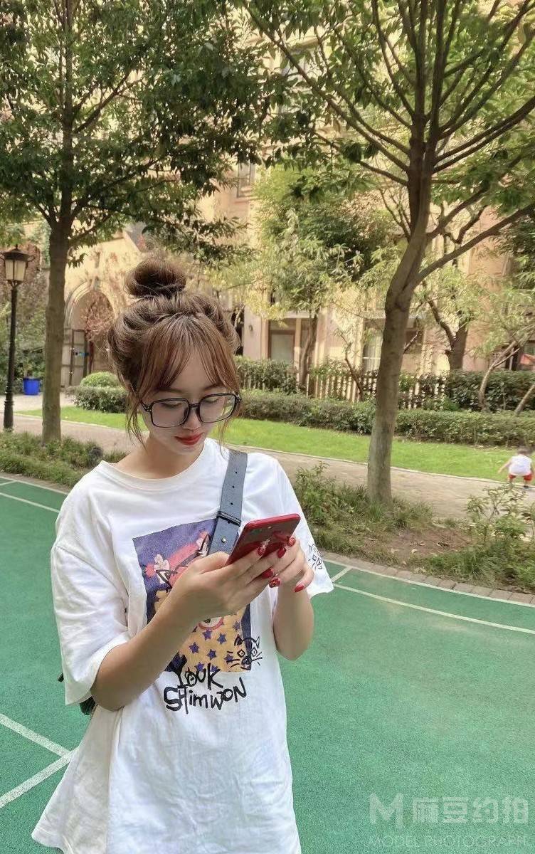校园模特