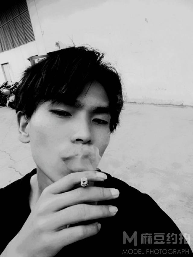 黑白模特
