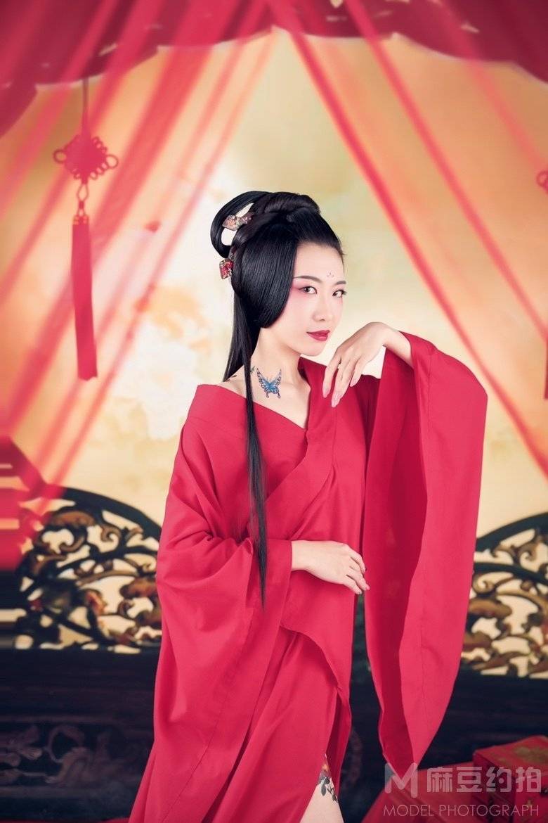 汉服模特