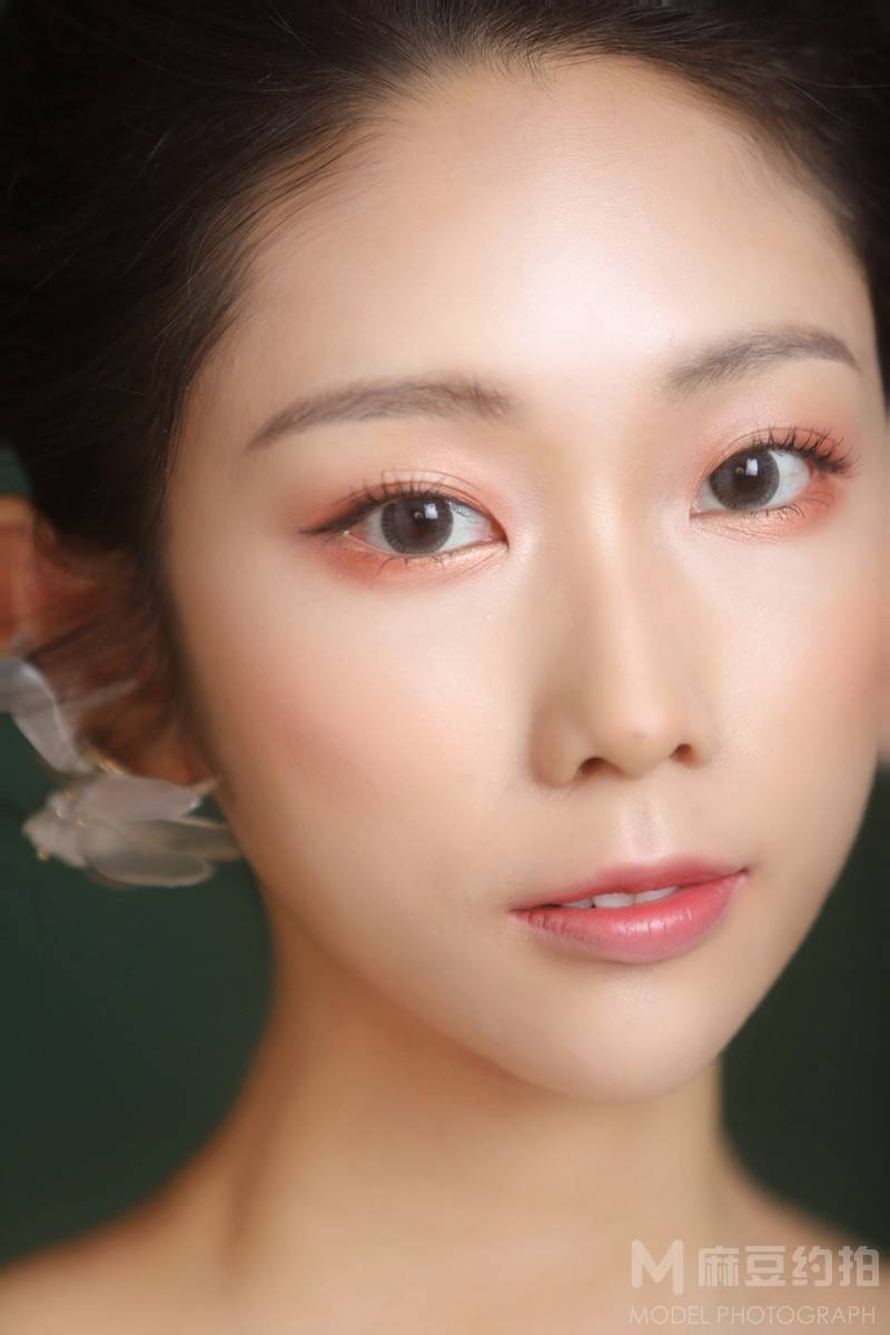 妆容模特