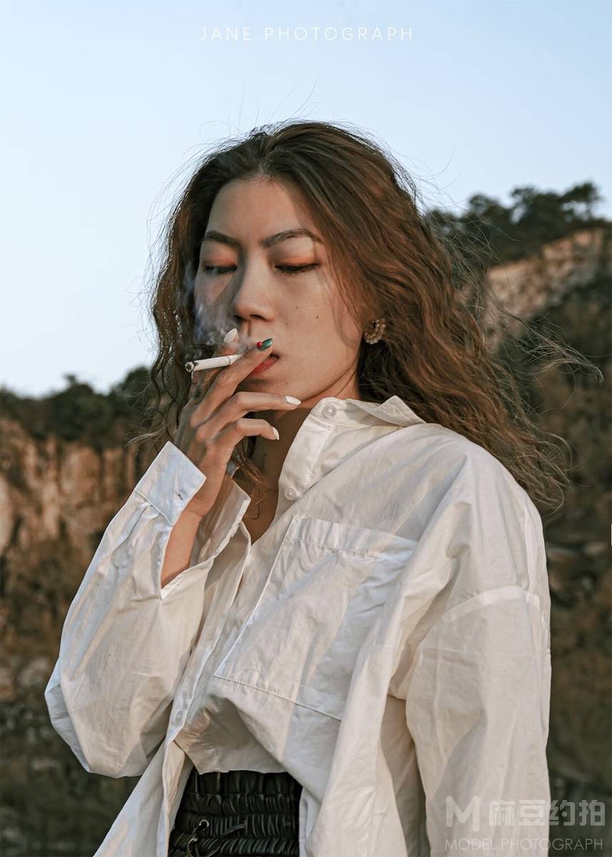 情绪模特