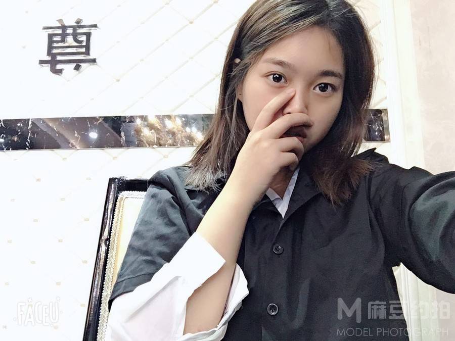 黑白模特