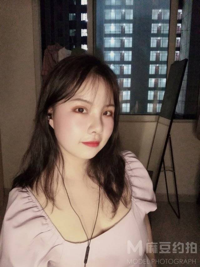 宝丽来模特