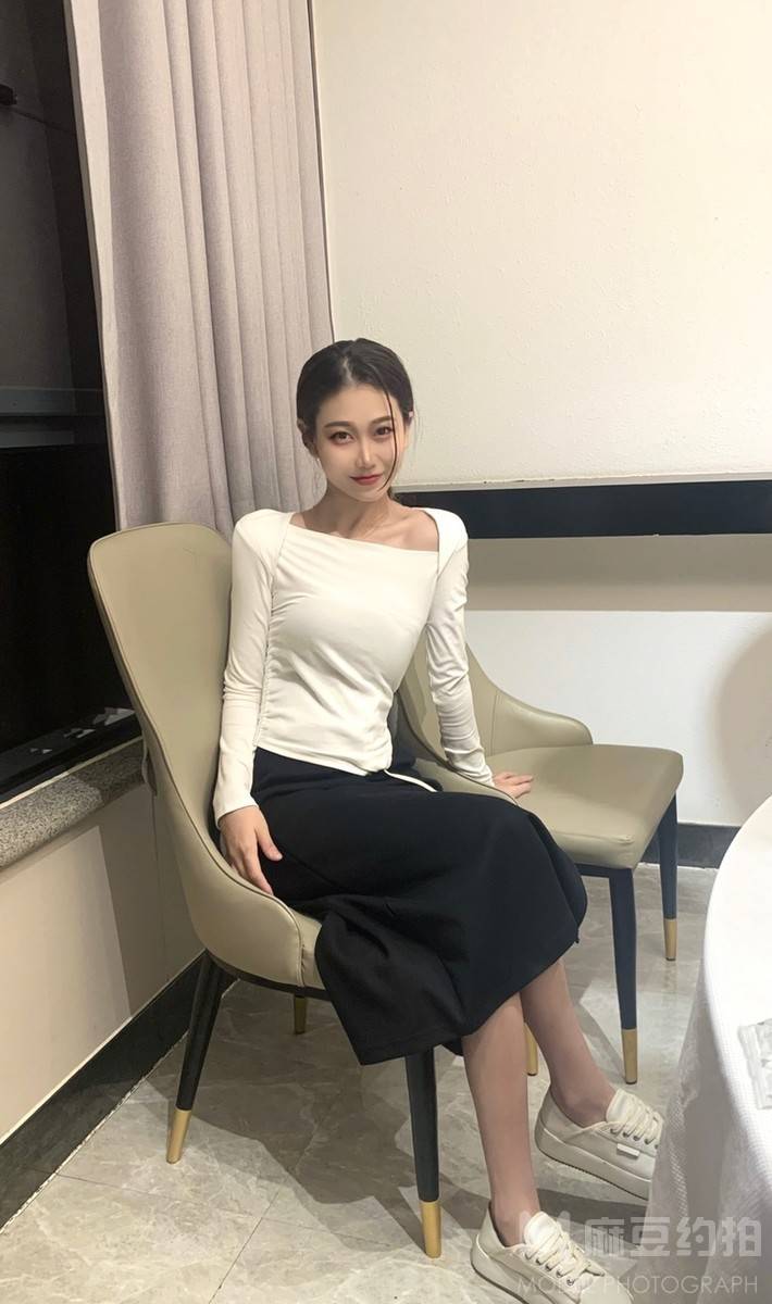 黑白模特