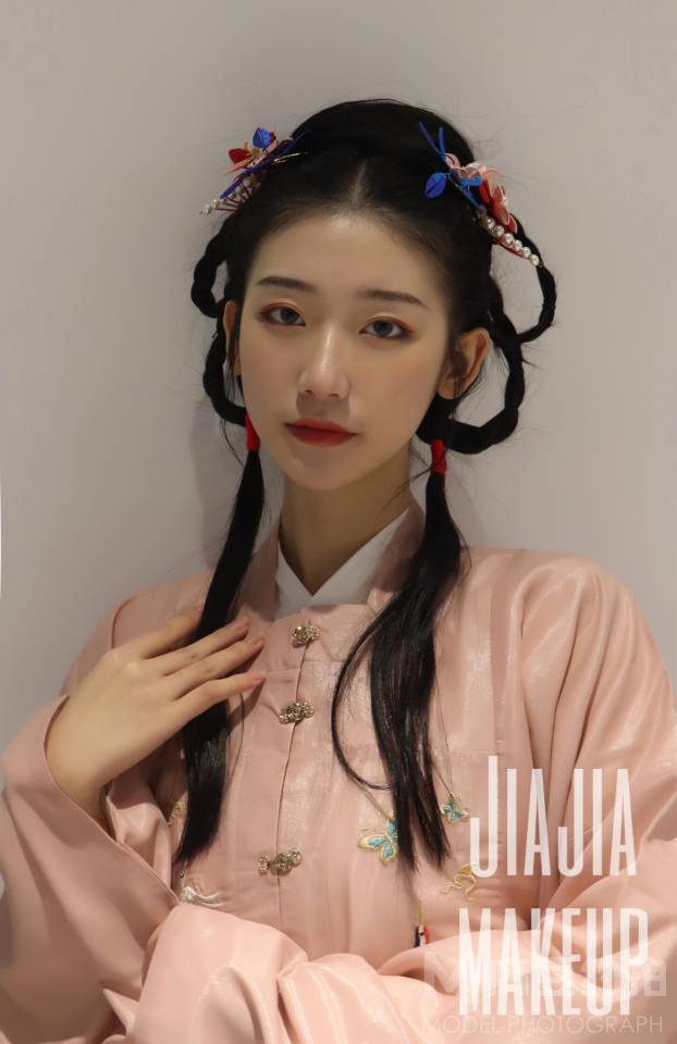 妆容模特