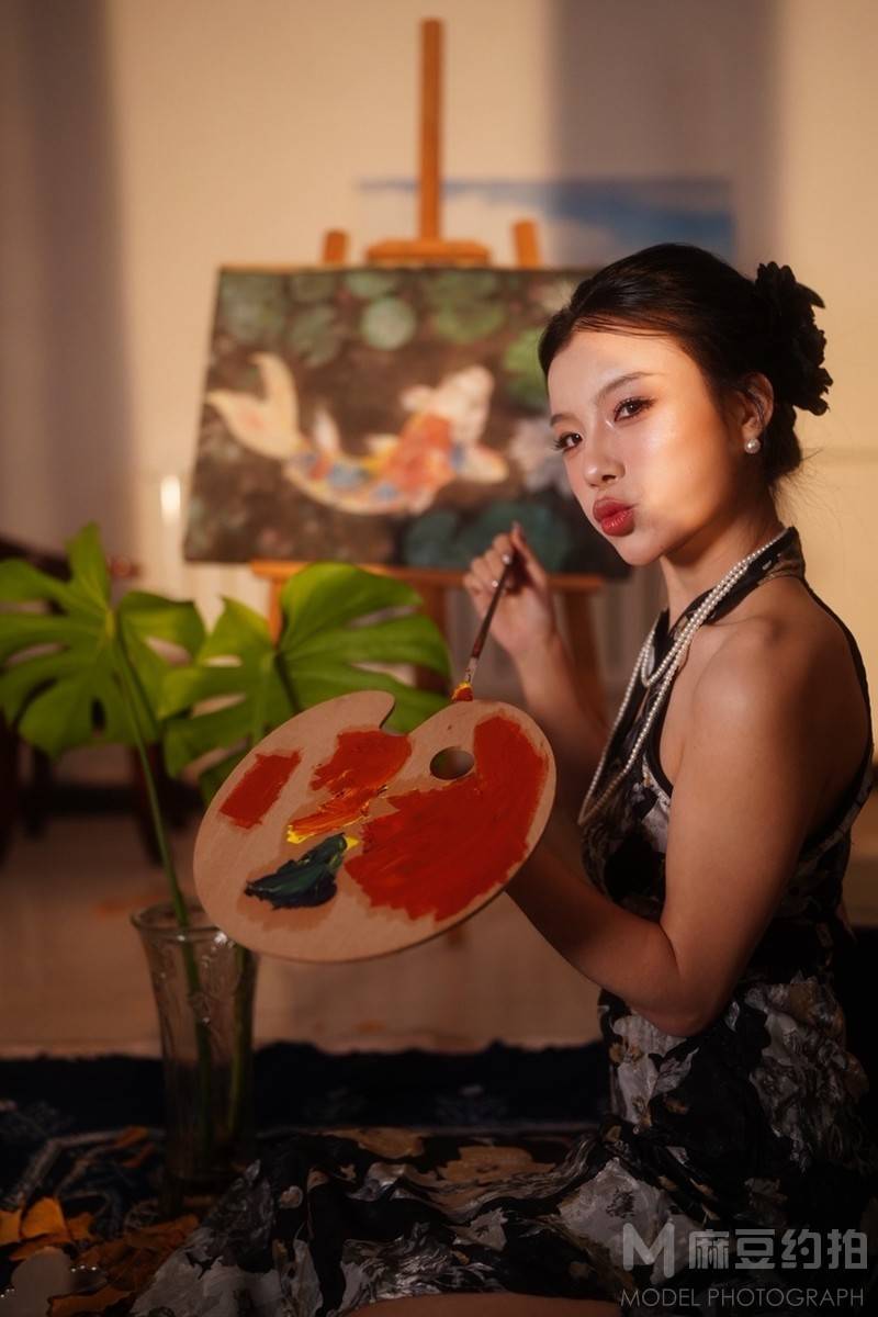 情绪模特