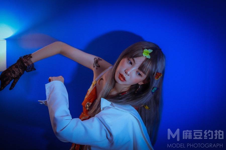 情绪模特