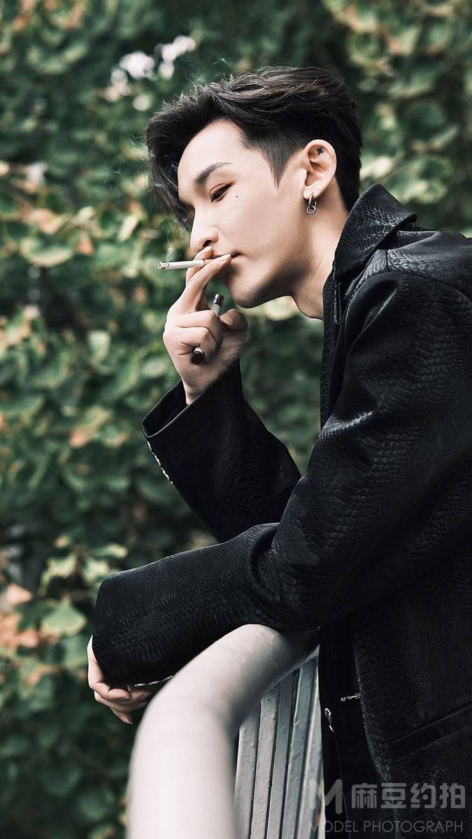 情绪模特