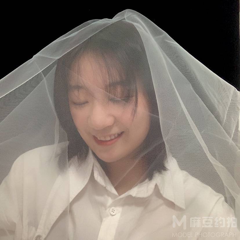 黑白模特