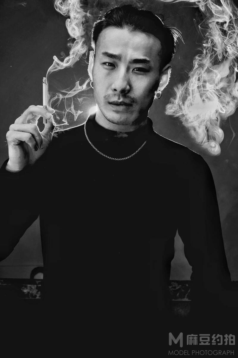 黑白模特