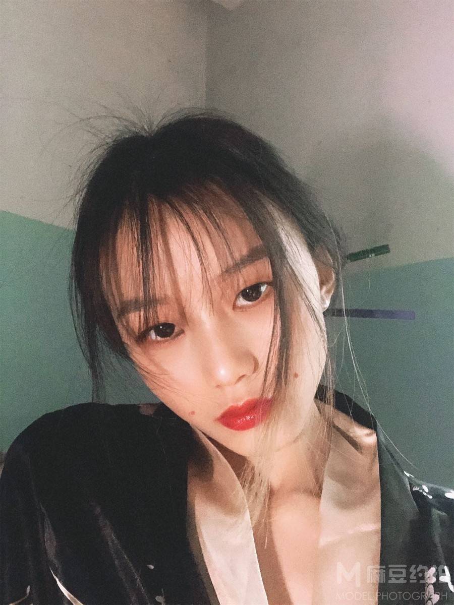 纪实模特