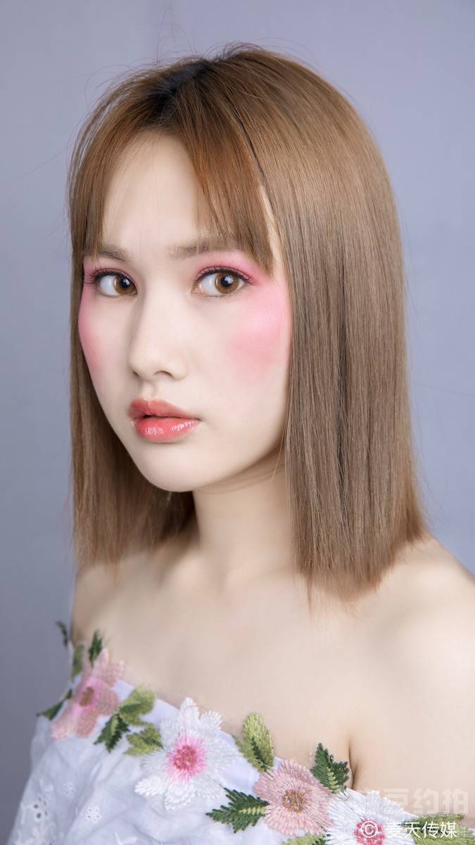 妆容模特