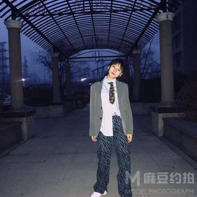 校园模特