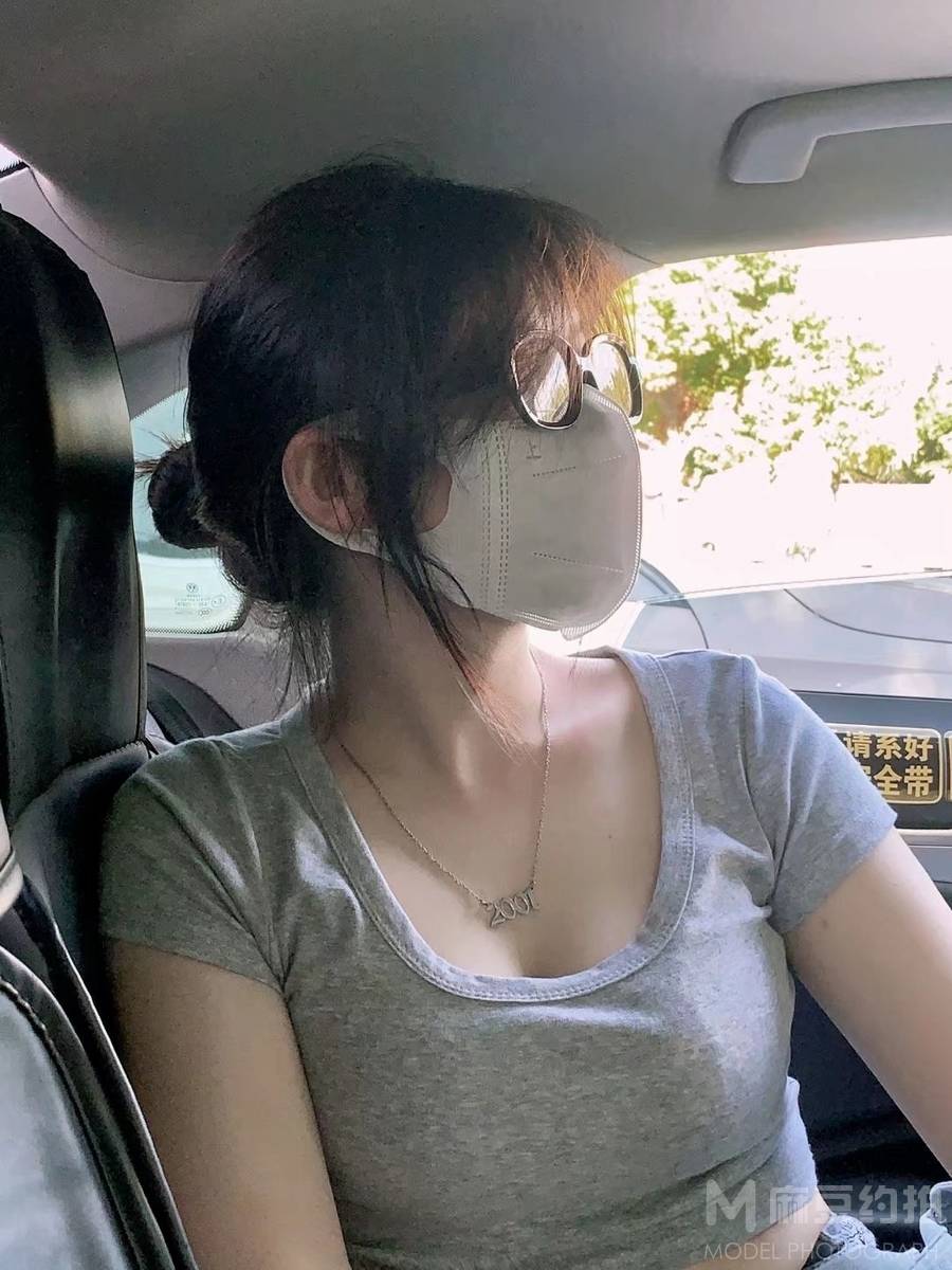 黑白模特