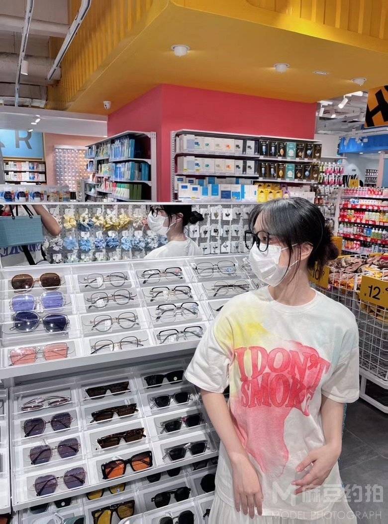 校园模特