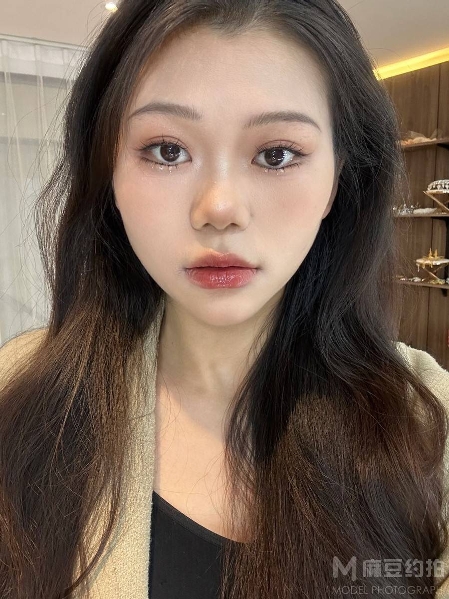 妆容模特