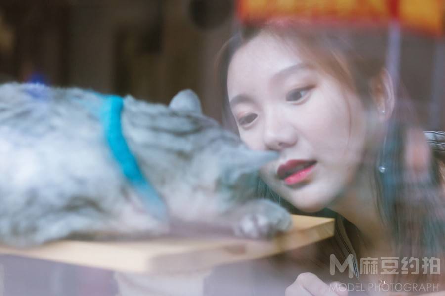 情绪模特