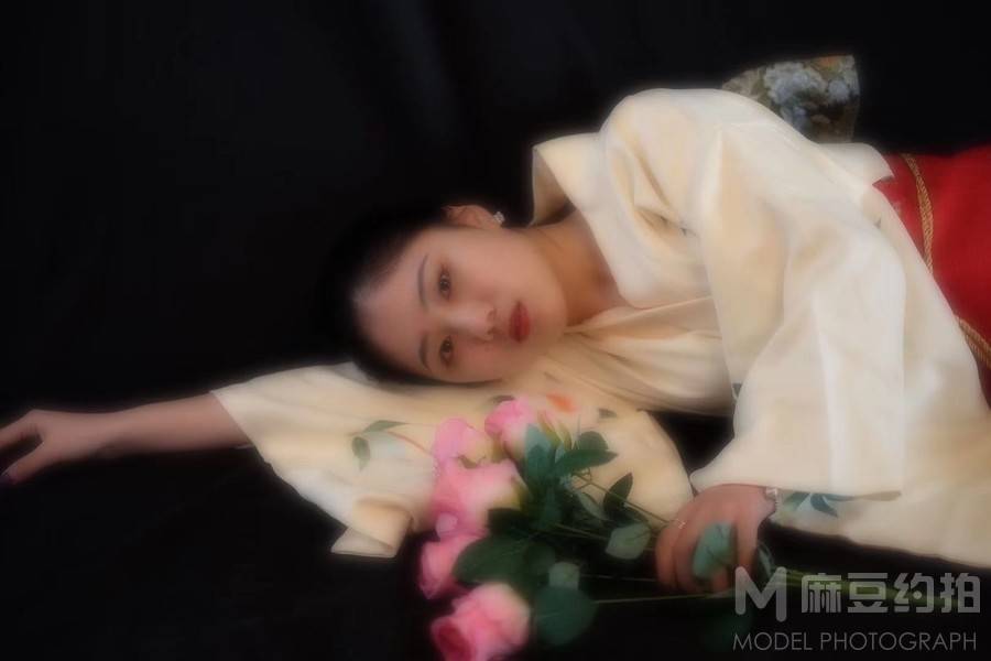 情绪模特