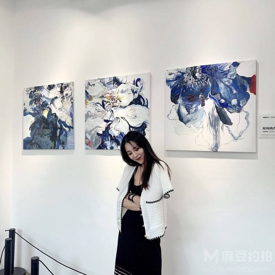 情绪模特