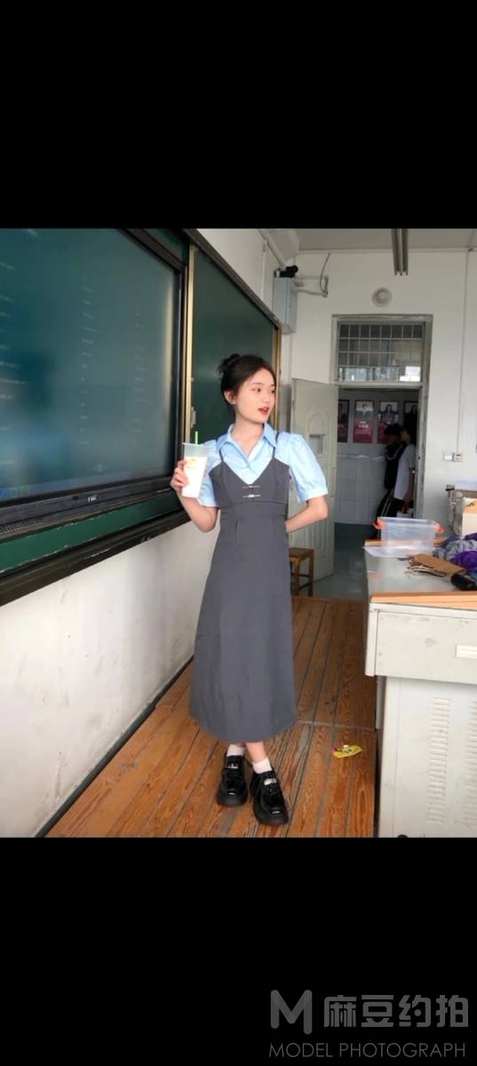 校园模特