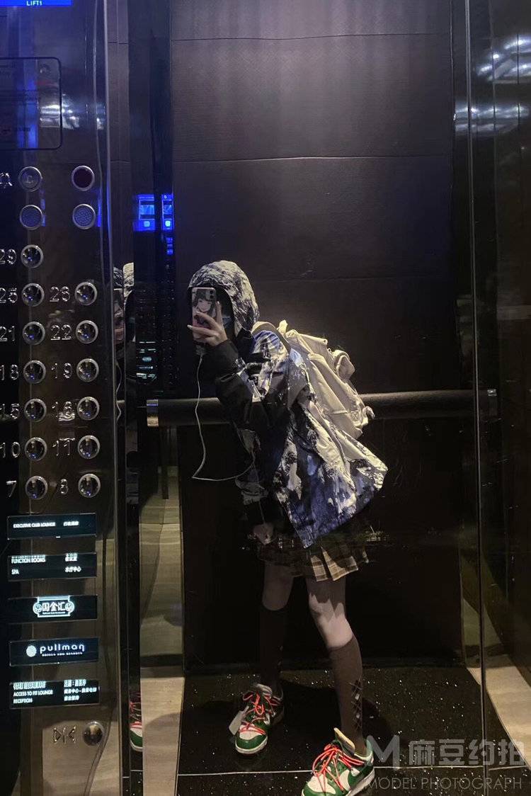 校园模特