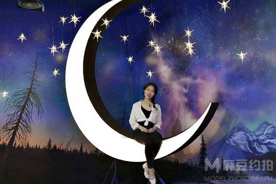 情绪模特
