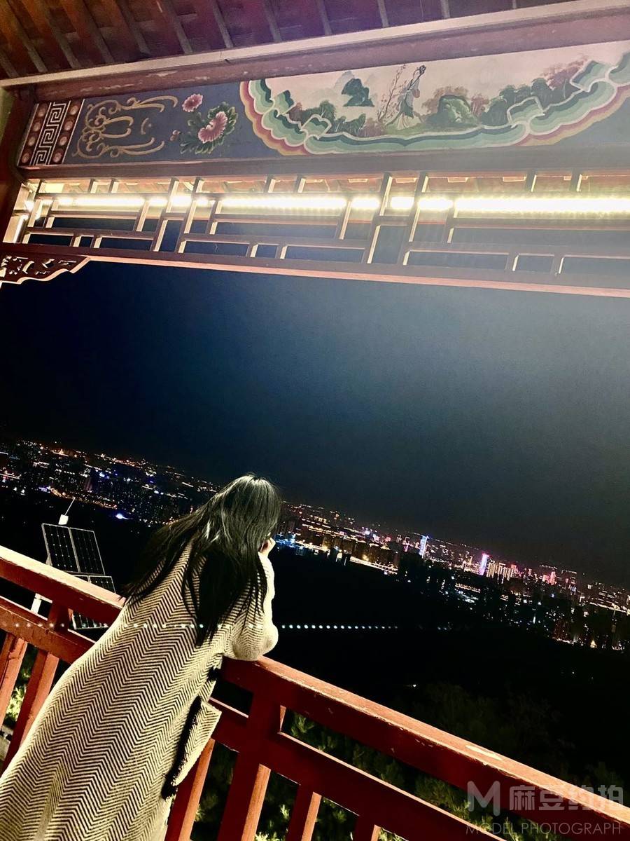 夜景模特