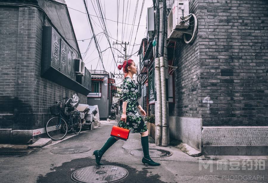 情绪模特