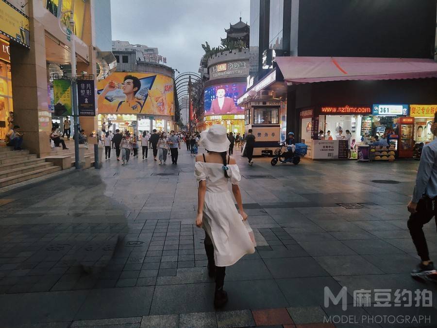 校园模特