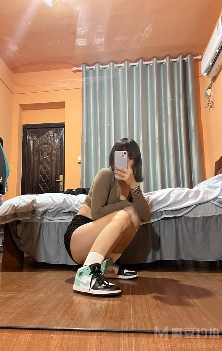 黑白模特
