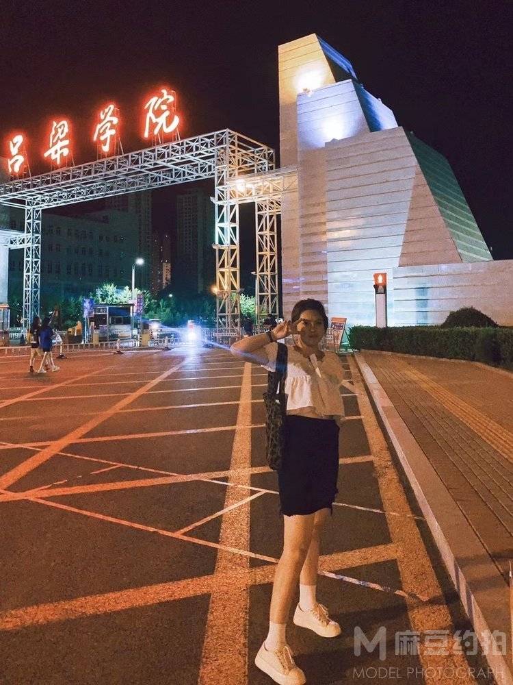 校园模特