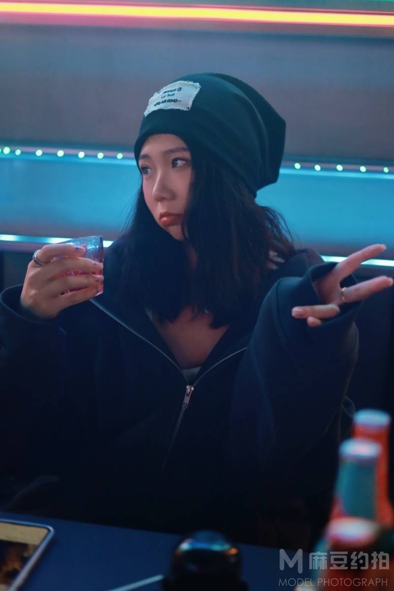 情绪模特