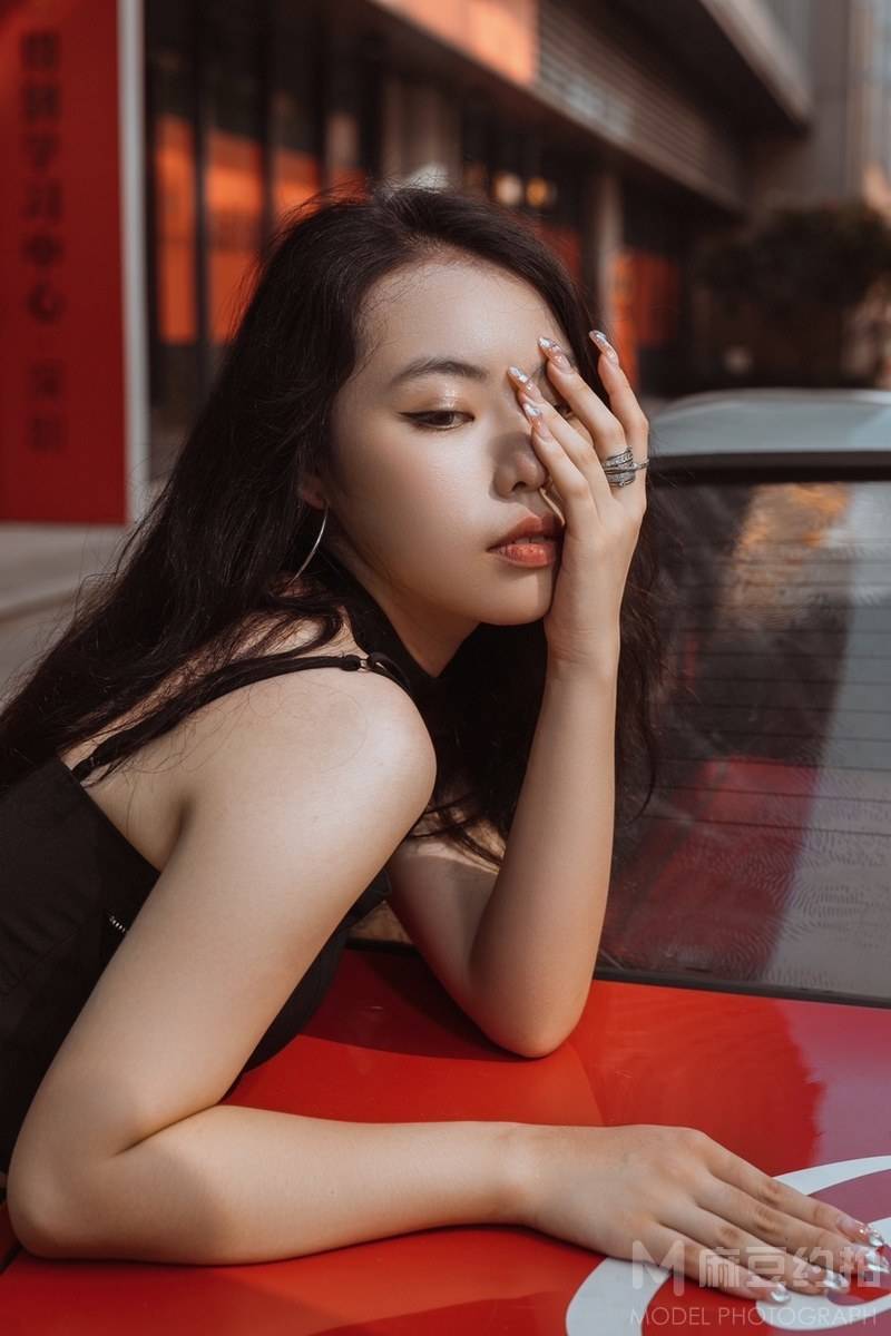 情绪模特