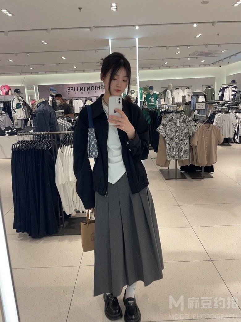黑白模特