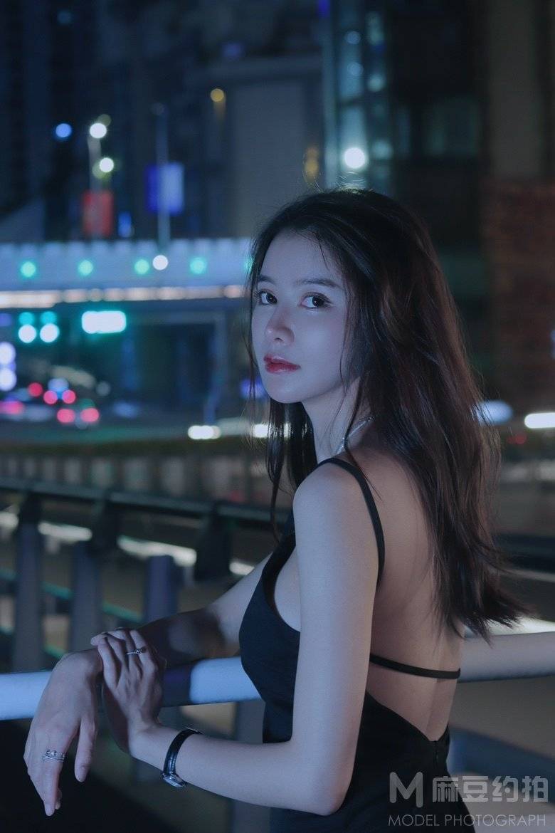 夜景模特