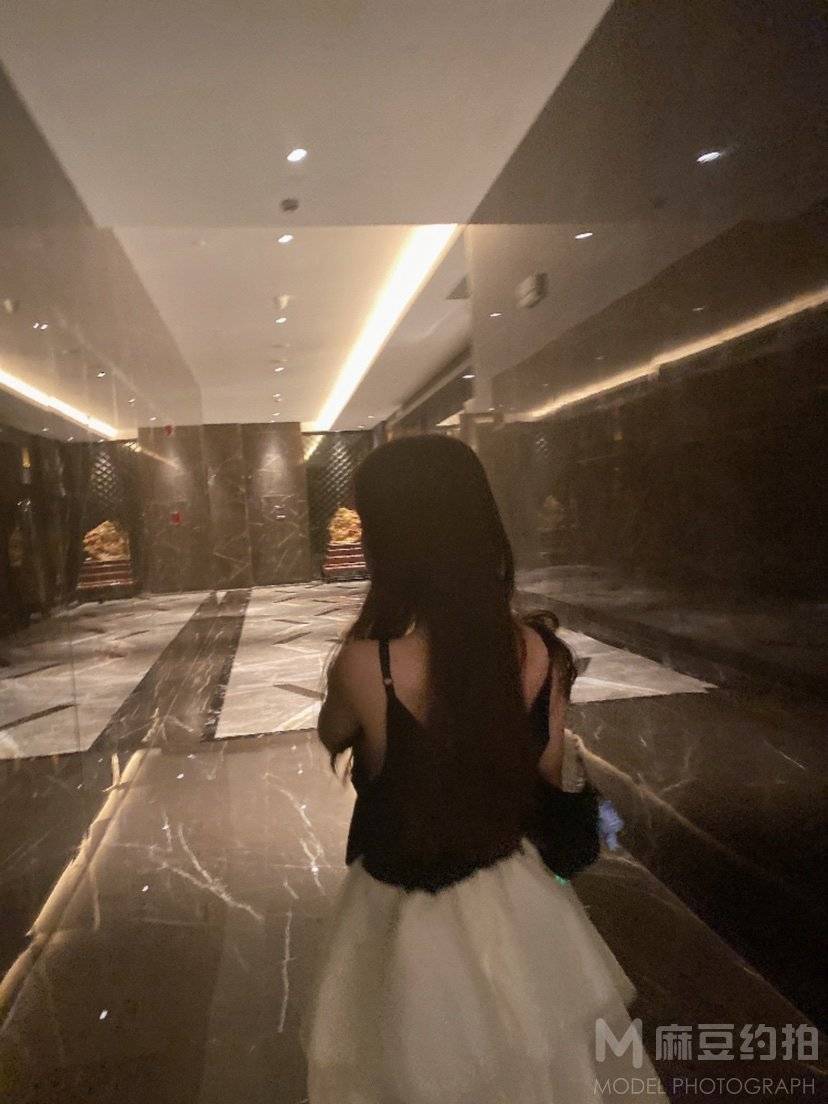 宝丽来模特