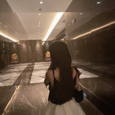 宝丽来模特