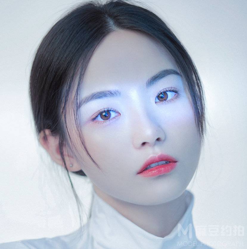 情绪模特