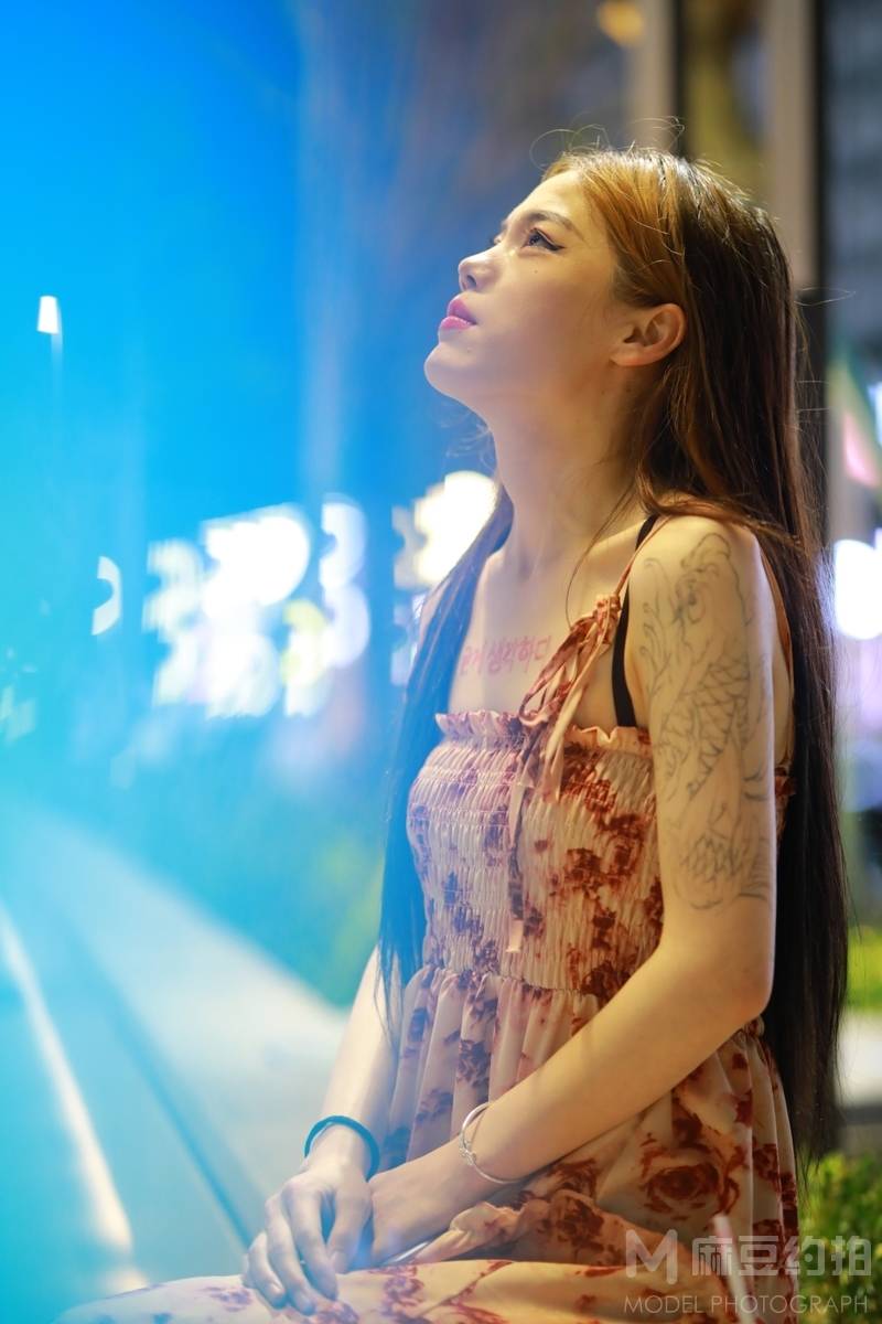 情绪模特