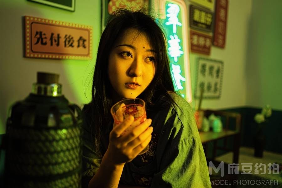 情绪模特