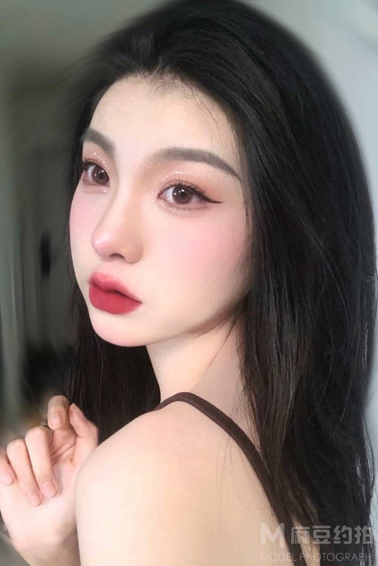 妆容模特