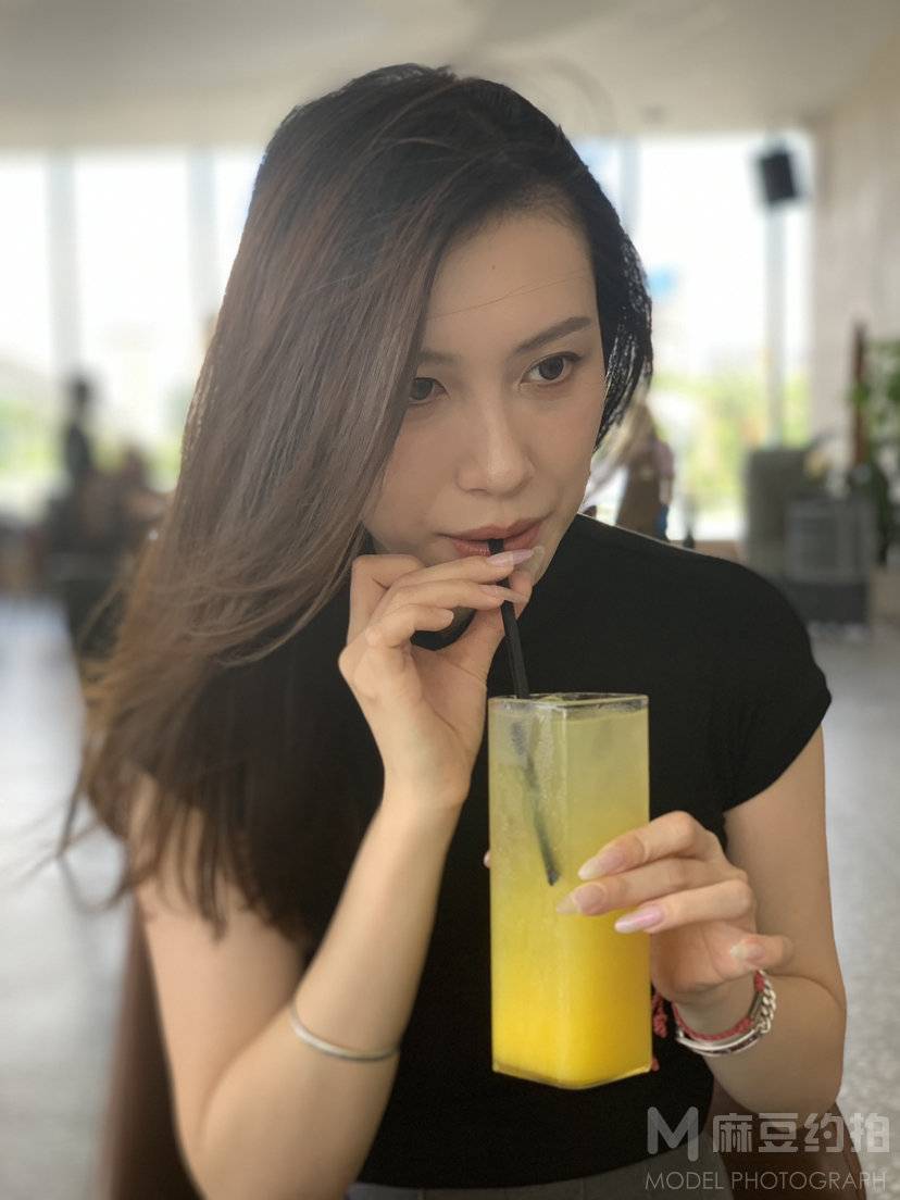 妆容模特